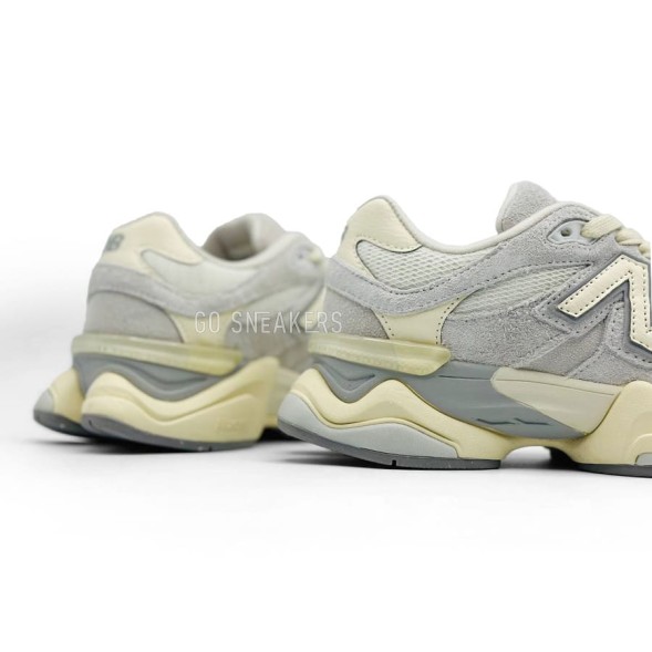 Женские кроссовки New Balance 9060 Light Grey